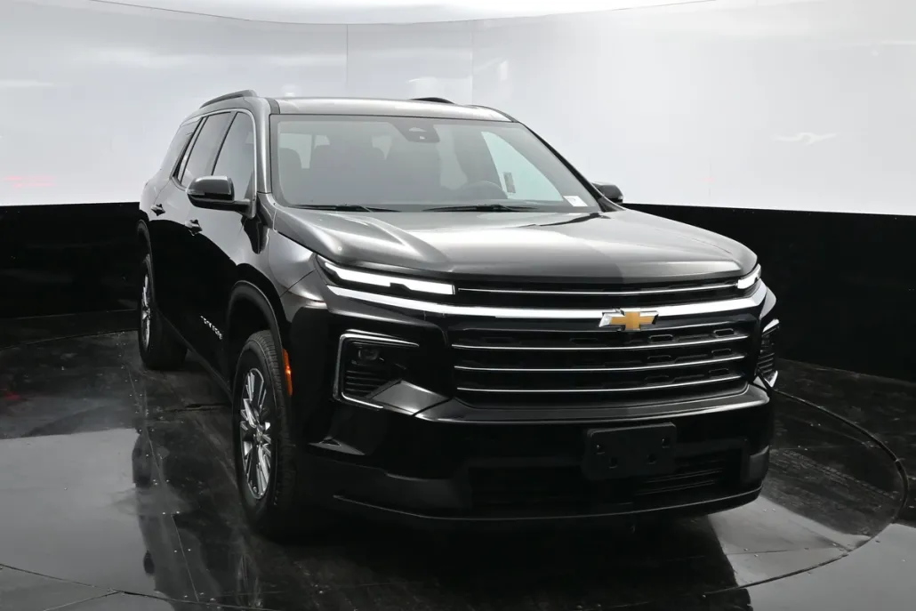 2025 Chevrolet Traverse photo 1