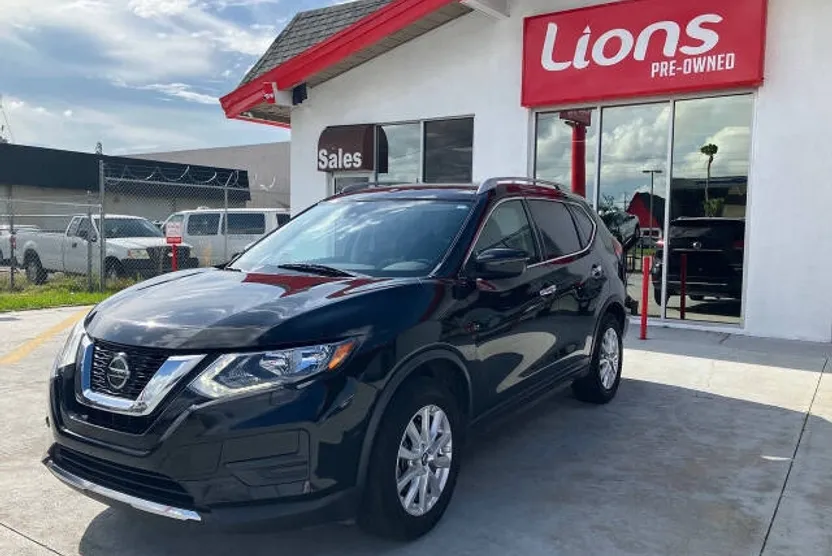 2020 Nissan Rogue SV photo 1
