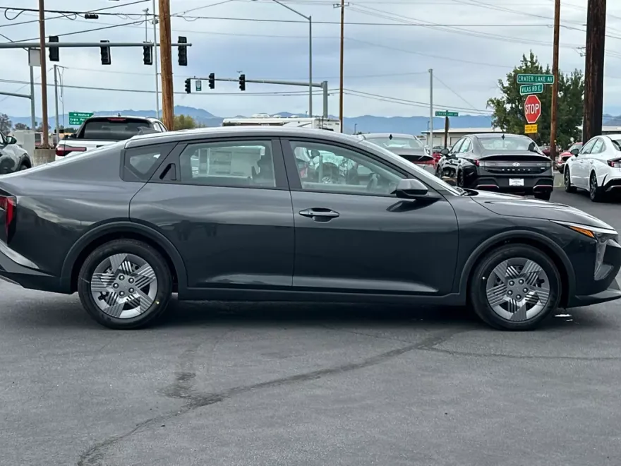 2025 Kia K4 LX photo 1
