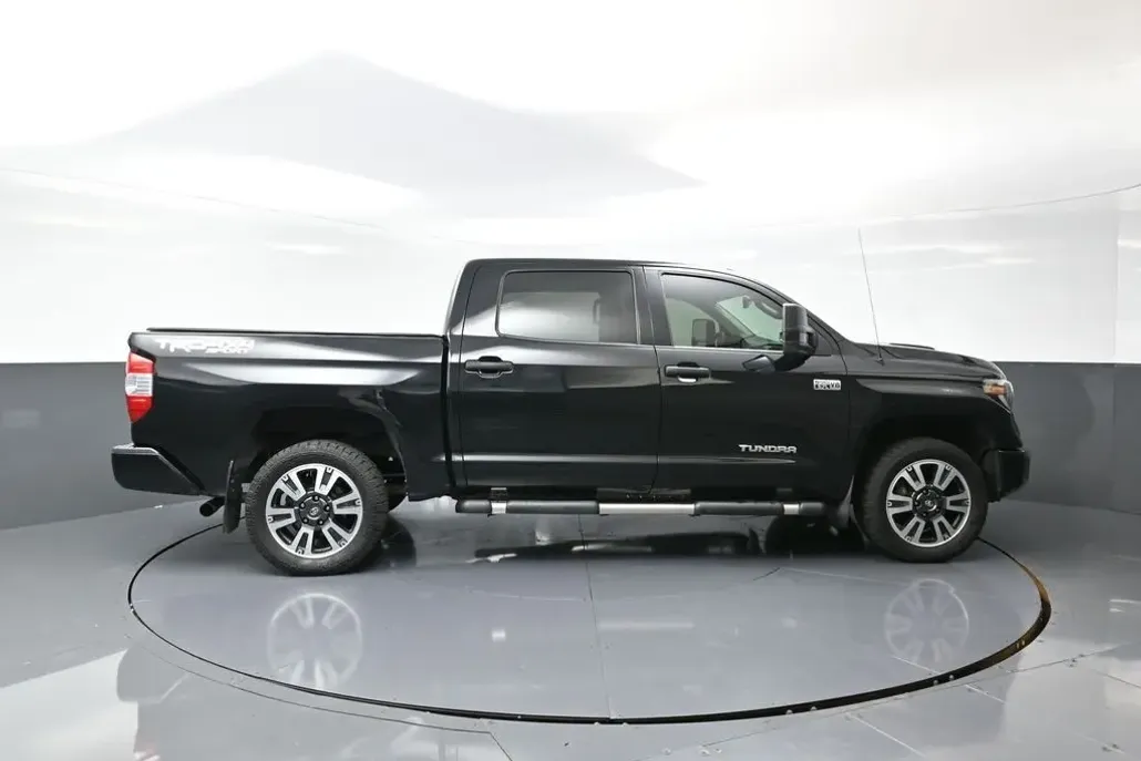 2019 Toyota Tundra SR5 CrewMax photo 1