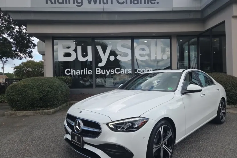 2024 Mercedes Benz C 300 photo 1