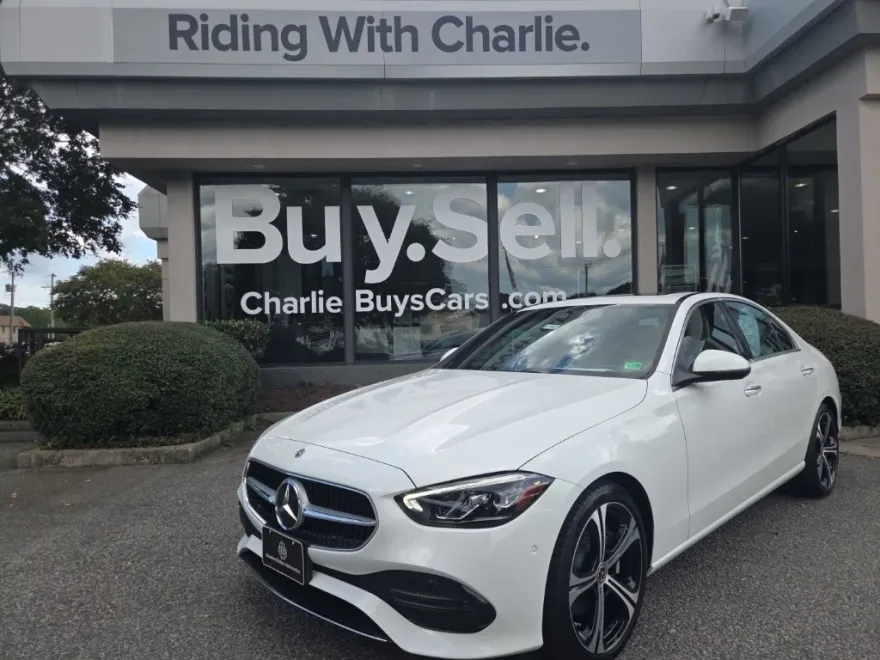2024 Mercedes Benz C 300 photo 1