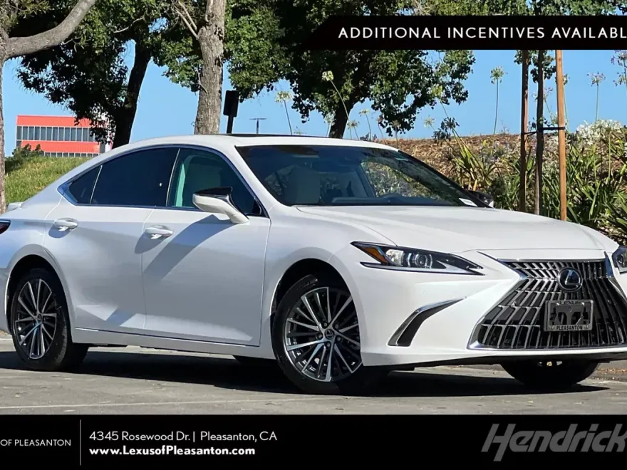2025 Lexus ES 300h photo 1