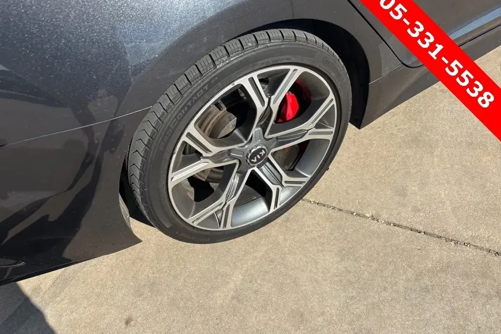 2021 Kia Stinger GT2 photo 1