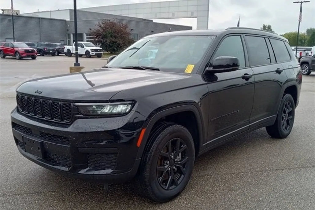 2024 Jeep Grand Cherokee Altitude photo 1