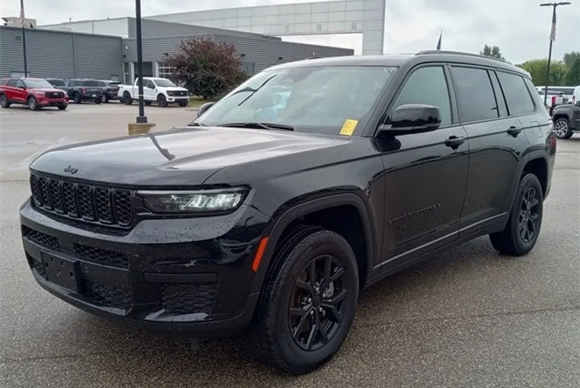 2024 Jeep Grand Cherokee Altitude photo 1