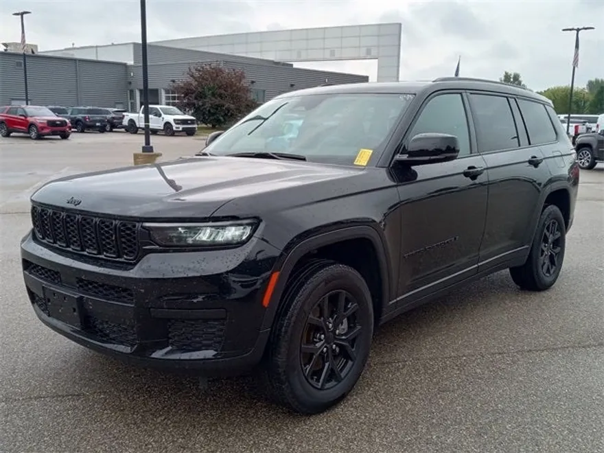 2024 Jeep Grand Cherokee Altitude photo 1