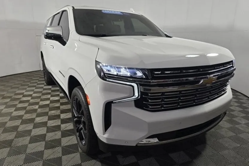 2024 Chevrolet Suburban Premier photo 1