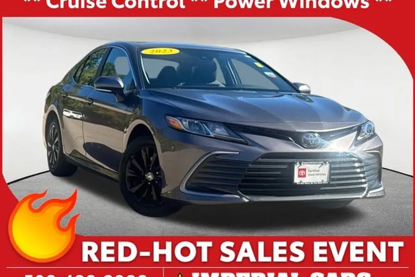 2023 Toyota Camry LE photo 1