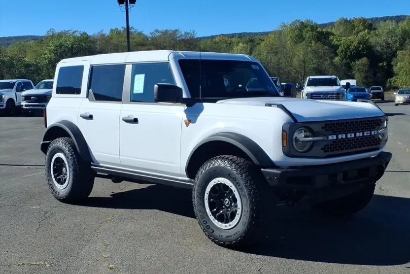2025 Ford Bronco Badlands photo 1