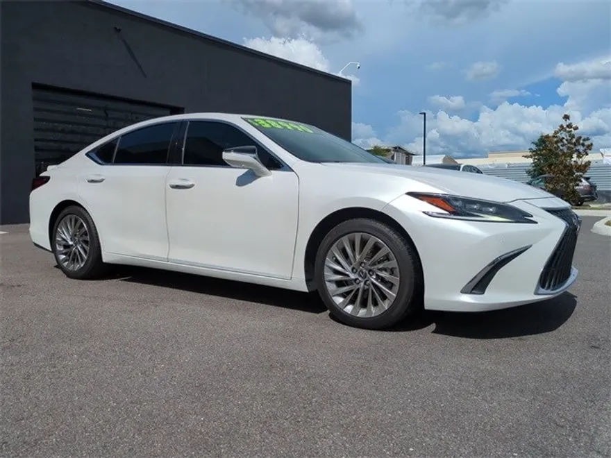 2023 Lexus ES 350 Ultra Luxury photo 1