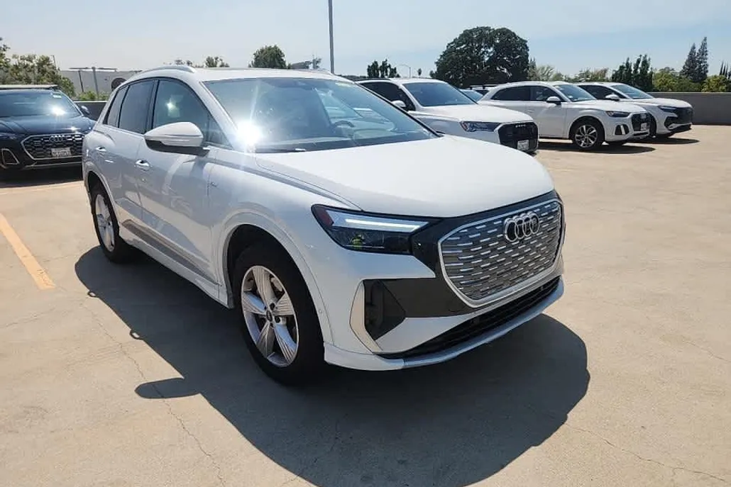 2023 Audi Q4 50 E-tron Premium Plus photo 1