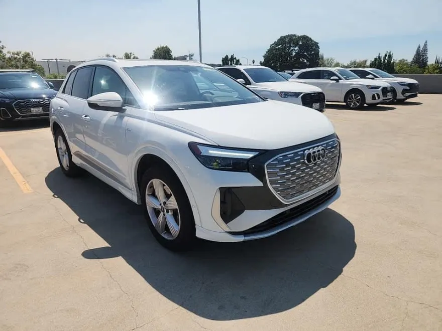2023 Audi Q4 50 E-tron Premium Plus photo 1