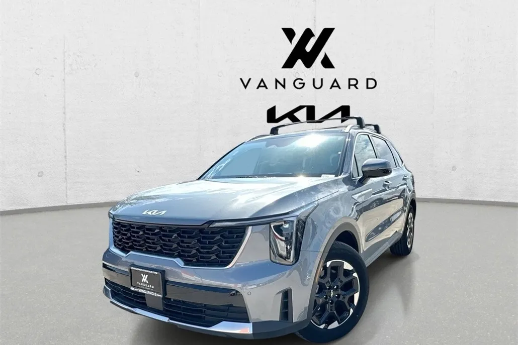 2025 Kia Sorento S photo 1