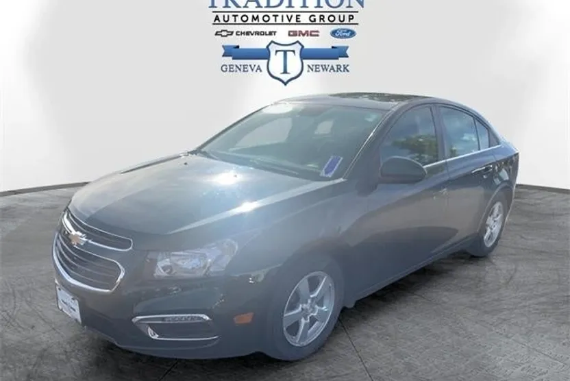 2015 Chevrolet Cruze LT photo 1