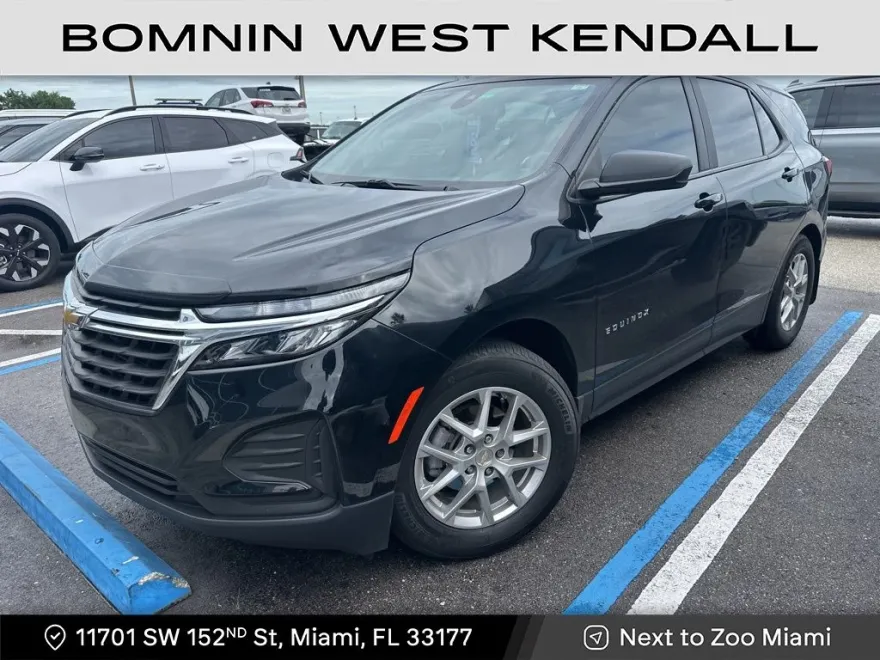 2023 Chevrolet Equinox LS photo 1