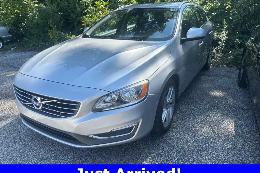2015 Volvo V60 T5 Drive-E Premier photo 1