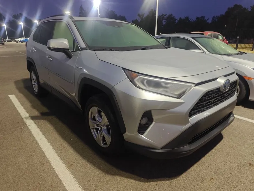 2020 Toyota RAV4 Hybrid XLE photo 1