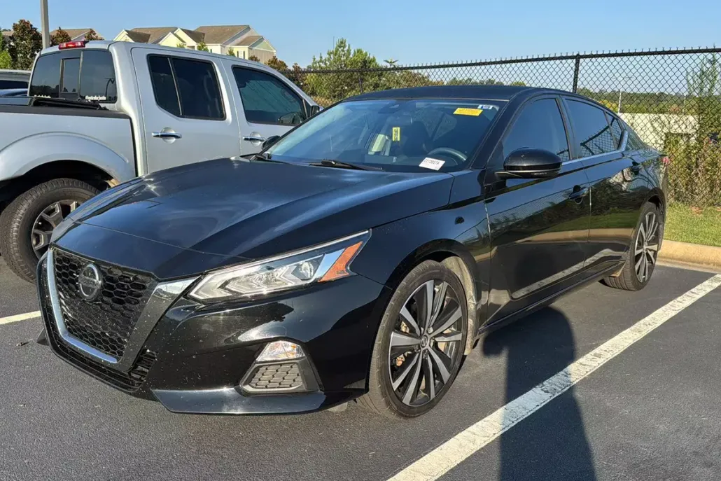 2021 Nissan Altima SR photo 1