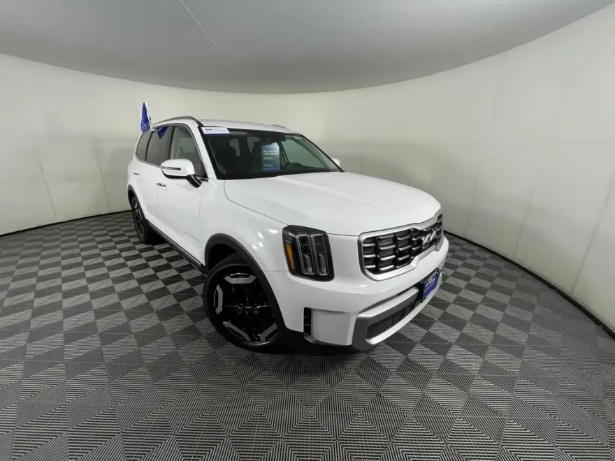 2023 Kia Telluride S photo 1