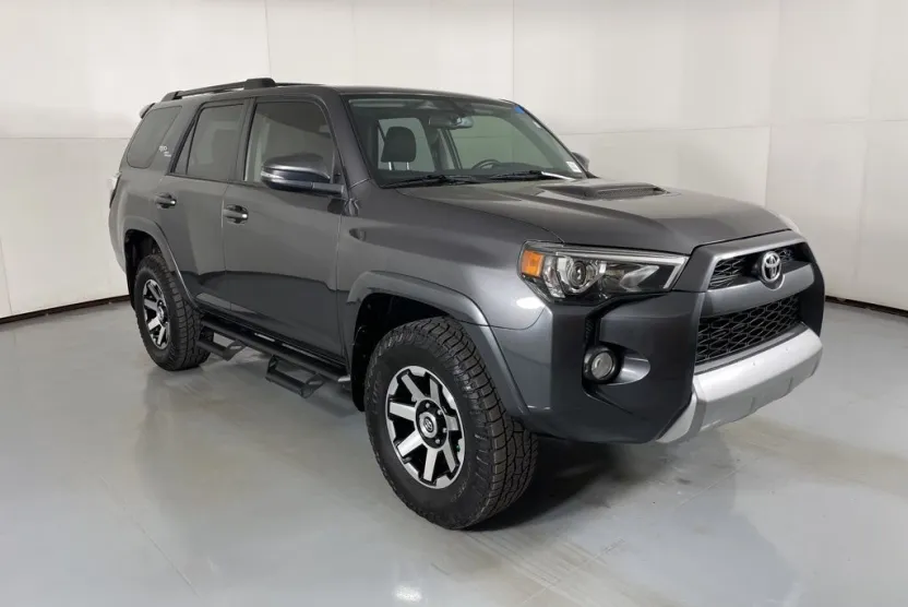 2019 Toyota 4Runner TRD Off-Road Premium photo 1