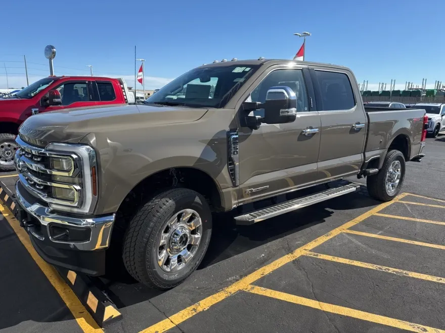 2026 Ford F-250 Lariat photo 1
