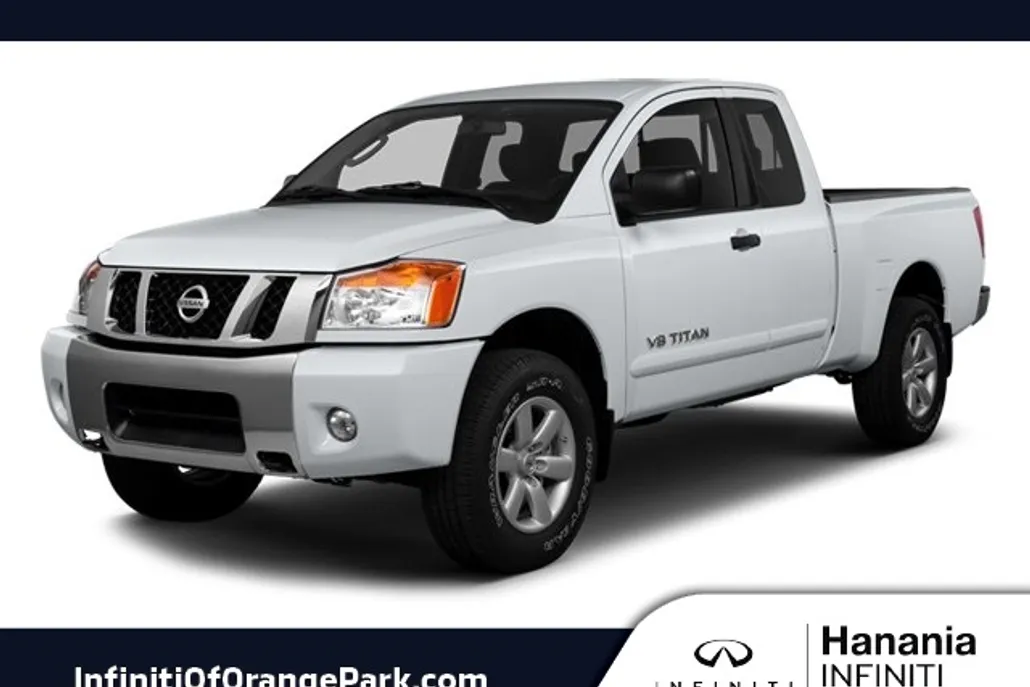 2014 Nissan Titan SV photo 1