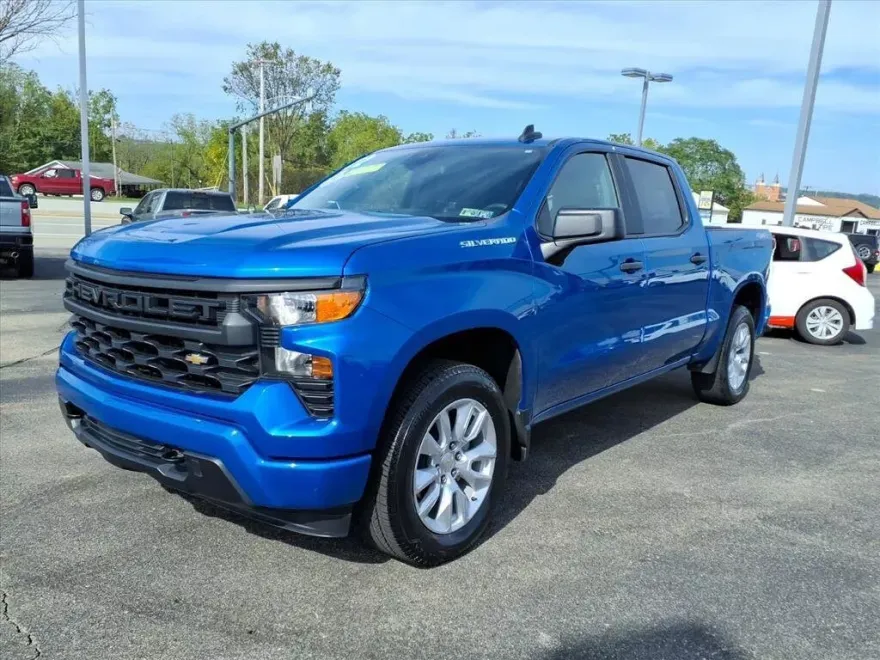 2022 Chevrolet Silverado 1500 Custom photo 1