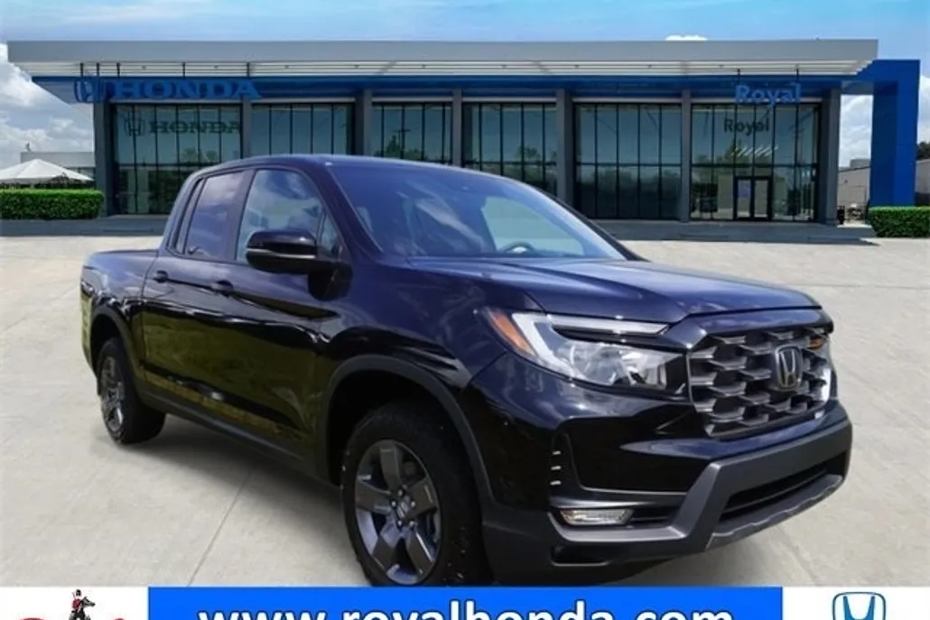 2025 Honda Ridgeline TrailSport photo 1