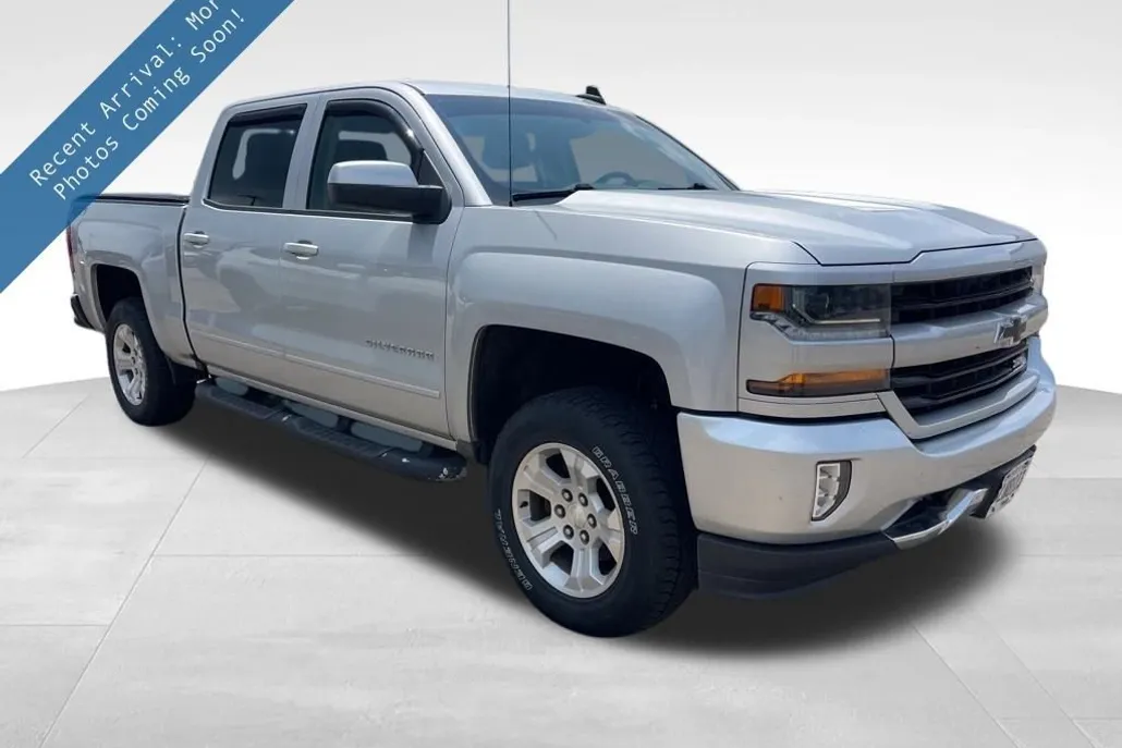 2017 Chevrolet Silverado 1500 LT photo 1