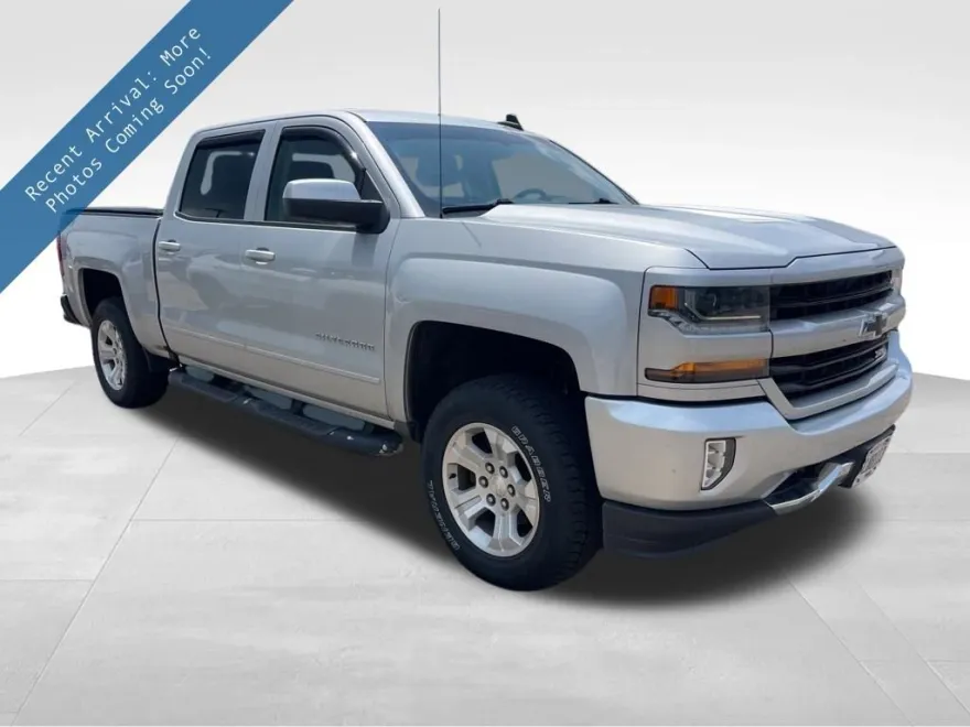 2017 Chevrolet Silverado 1500 LT photo 1