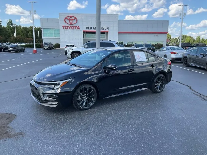 2024 Toyota Corolla SE photo 1