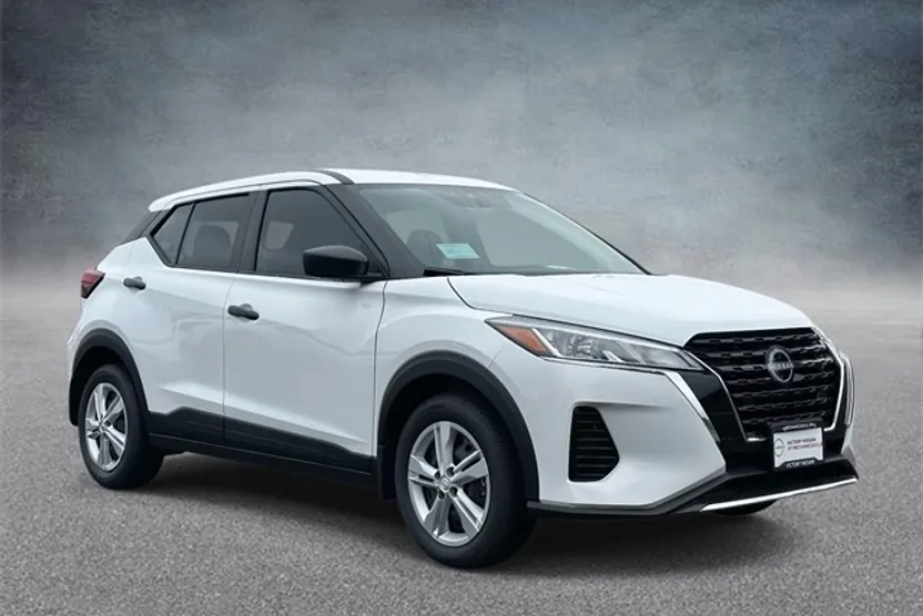 2025 Nissan Kicks Play S photo 1