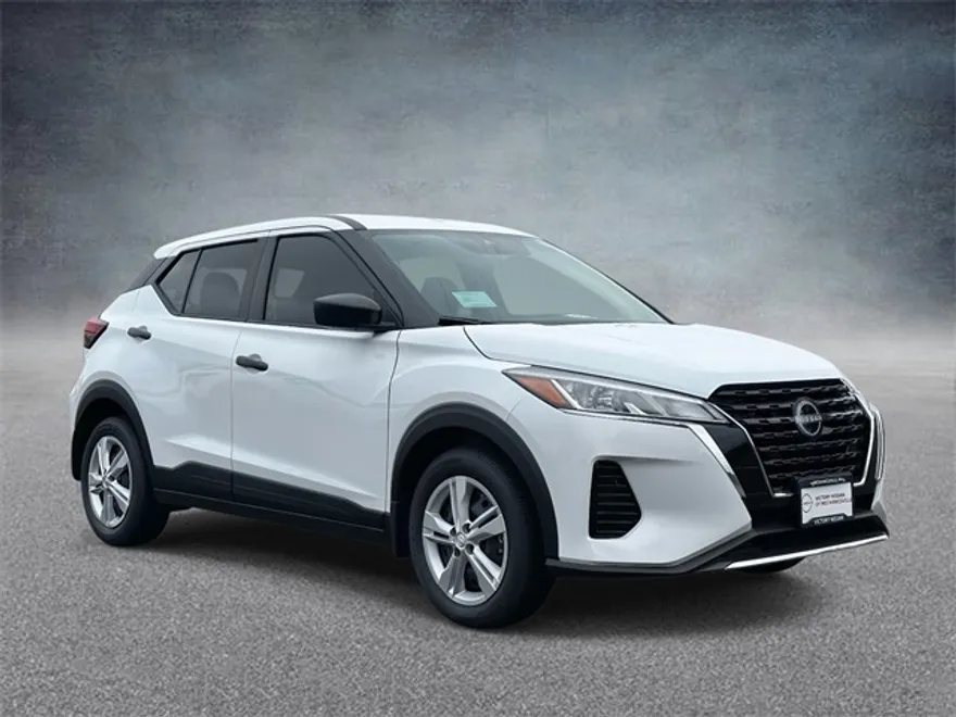2025 Nissan Kicks Play S photo 1