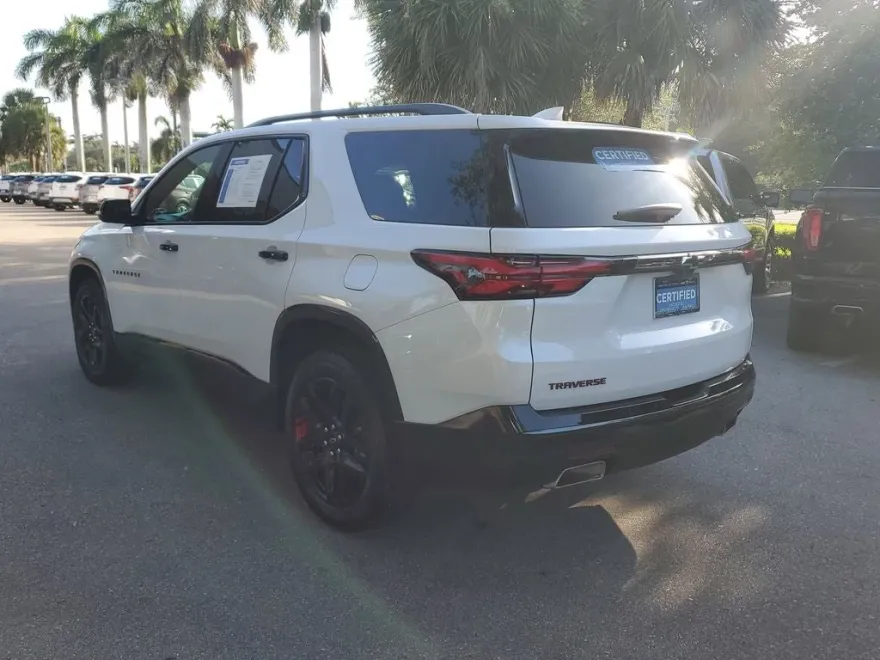 2023 Chevrolet Traverse Premier photo 1