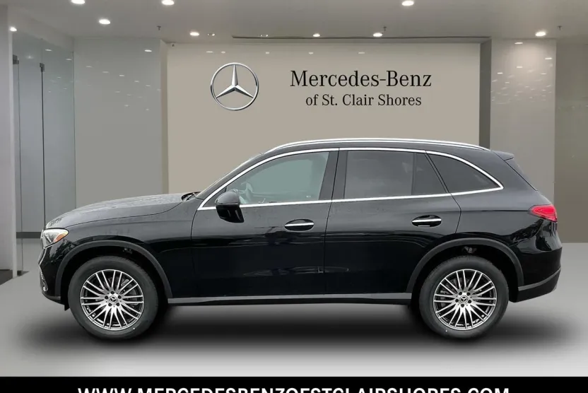 2025 Mercedes Benz GLC 300 4MATIC photo 1