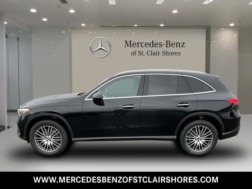 2025 Mercedes Benz GLC 300 4MATIC photo 1