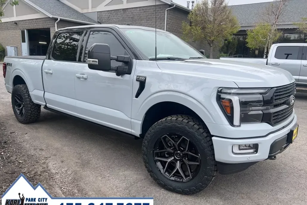 2025 Ford F-150 Platinum photo 1