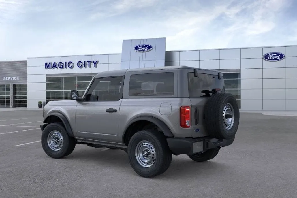 2025 Ford Bronco Base photo 1