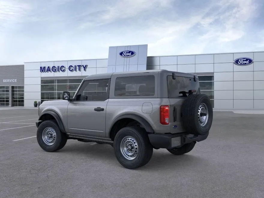 2025 Ford Bronco Base photo 1