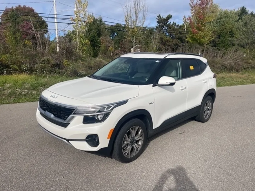 2022 Kia Seltos EX photo 1