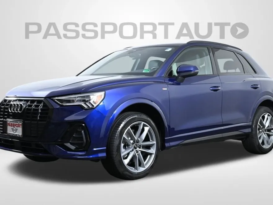 2024 Audi Q3 S line Premium Plus photo 1