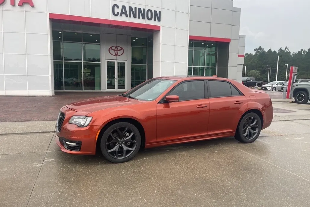 2021 Chrysler 300 S photo 1