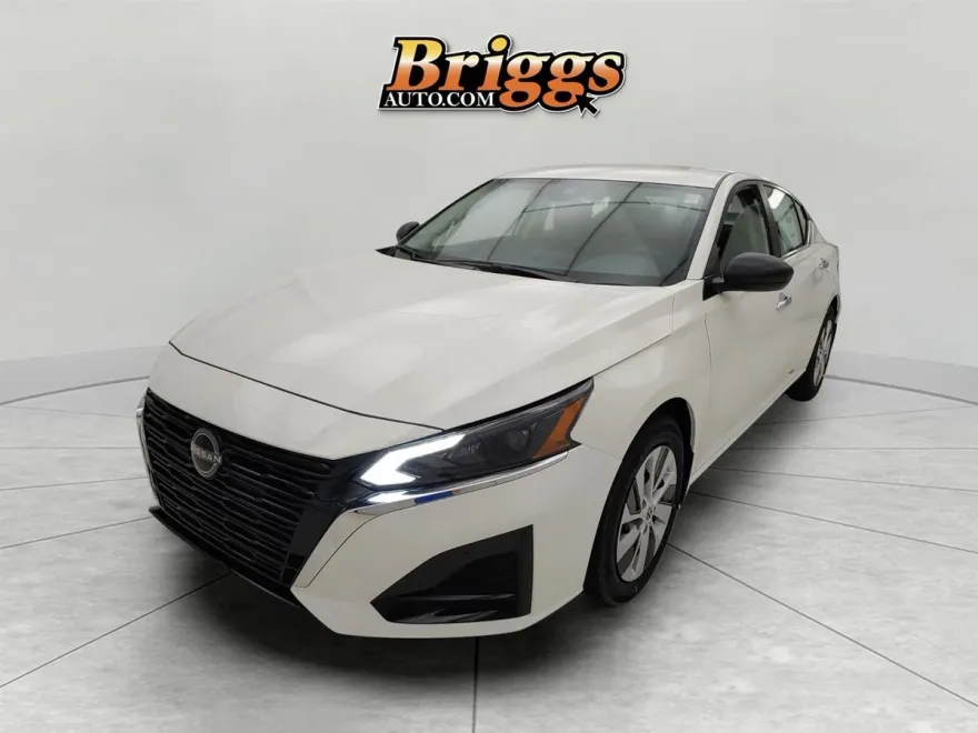 2025 Nissan Altima S photo 1