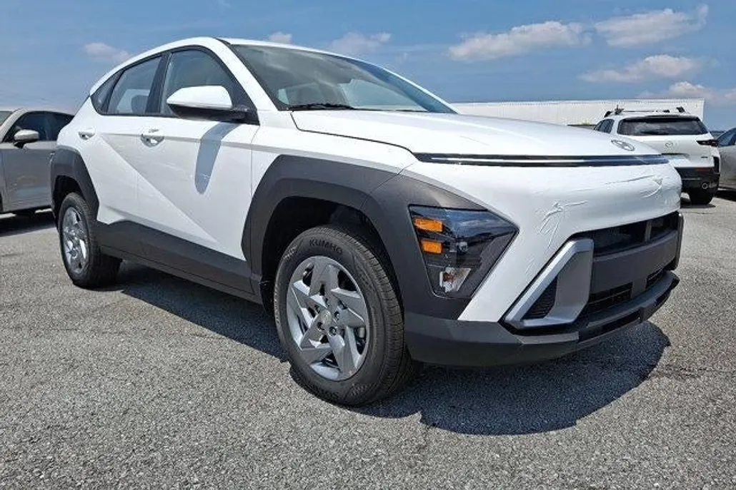 2026 Hyundai Kona SE photo 1