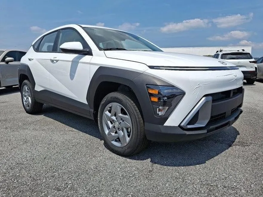 2026 Hyundai Kona SE photo 1