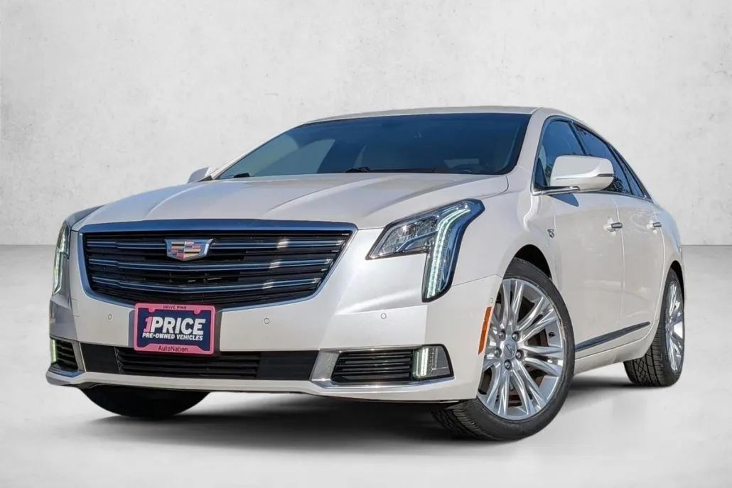 2018 Cadillac XTS Luxury photo 1