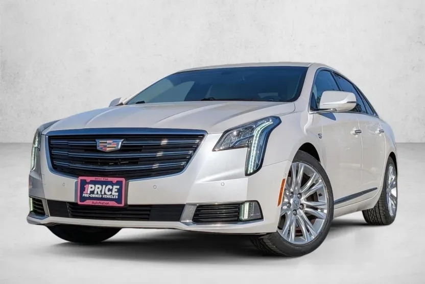 2018 Cadillac XTS Luxury photo 1