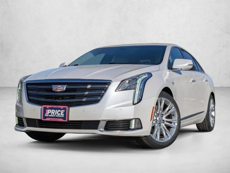 2018 Cadillac XTS Luxury photo 1