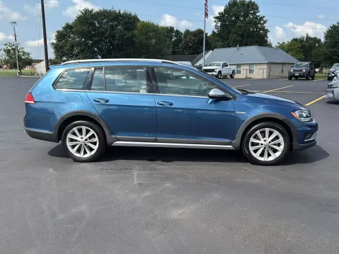 2019 Volkswagen Golf Alltrack S photo 4